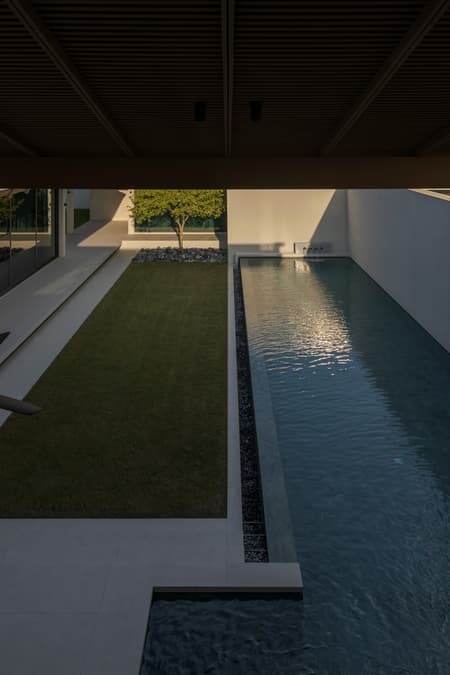 Baan Tectonix House